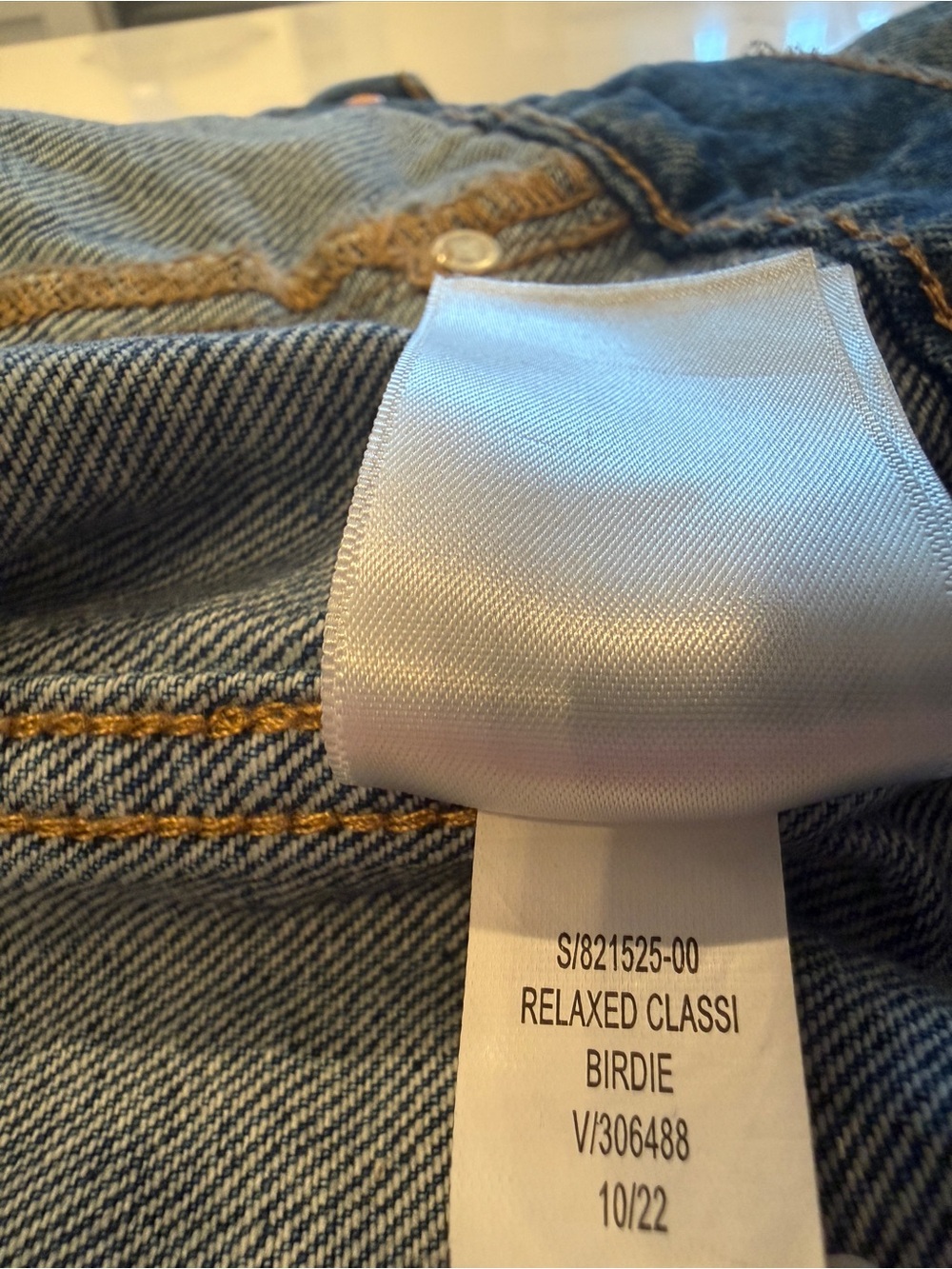 Old Navy Medium Wash Women’s Denim Jacket - Picture 4 of 8